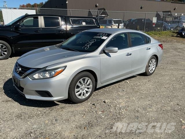 Nissan Altima Automobili