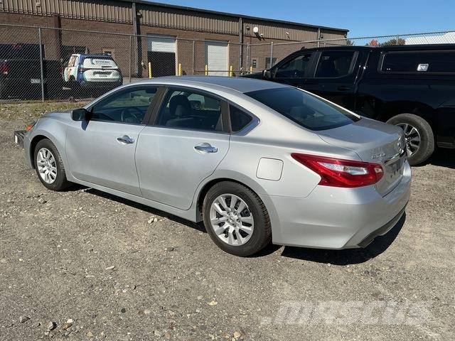 Nissan Altima Automobili