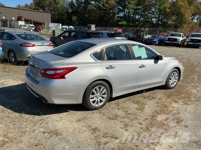 Nissan Altima Automobili