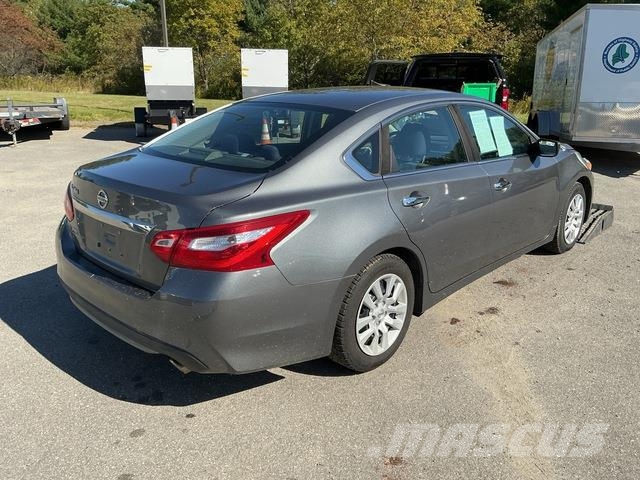 Nissan Altima Personbiler