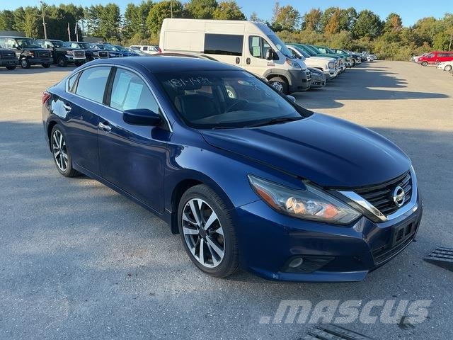 Nissan Altima 2.5 自動車