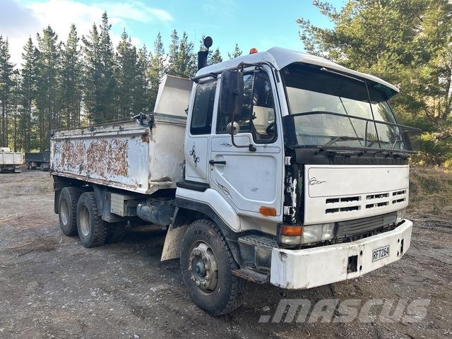 Nissan CW380S Грузовики-Самосвалы