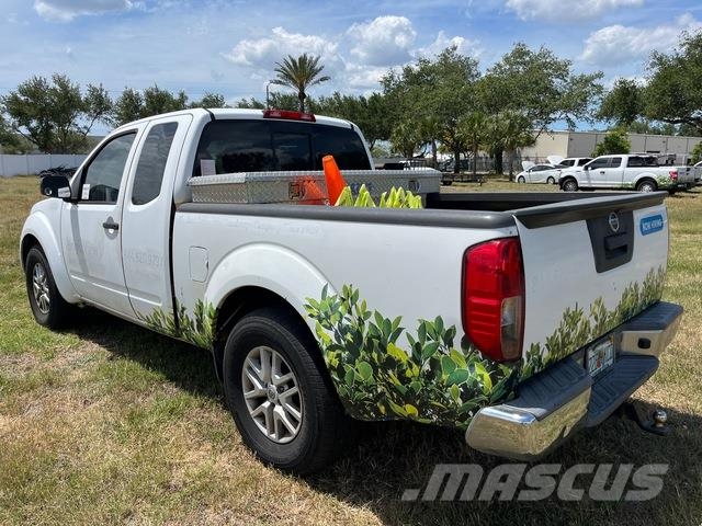 Nissan Frontier Pick-upy / Pojazdy z otwieranymi burtami