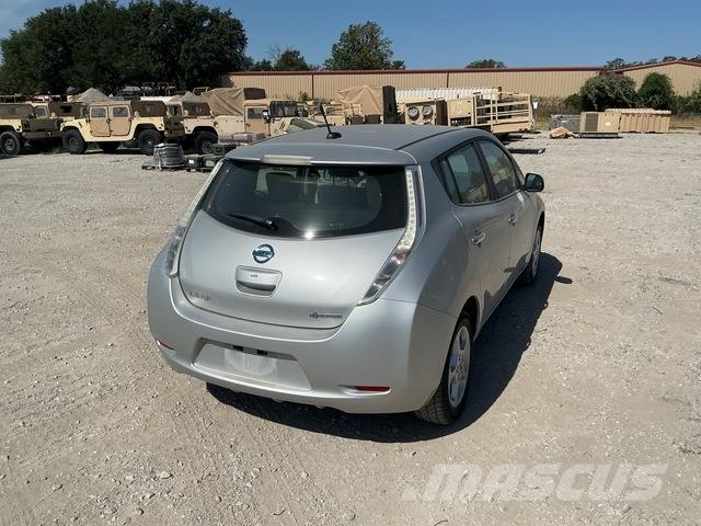Nissan Leaf S Biler