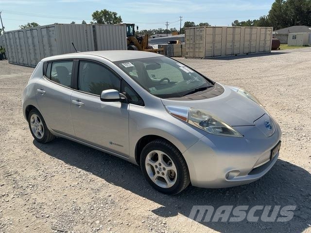 Nissan Leaf S Biler