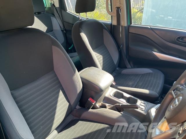 Nissan Navara 皮卡车