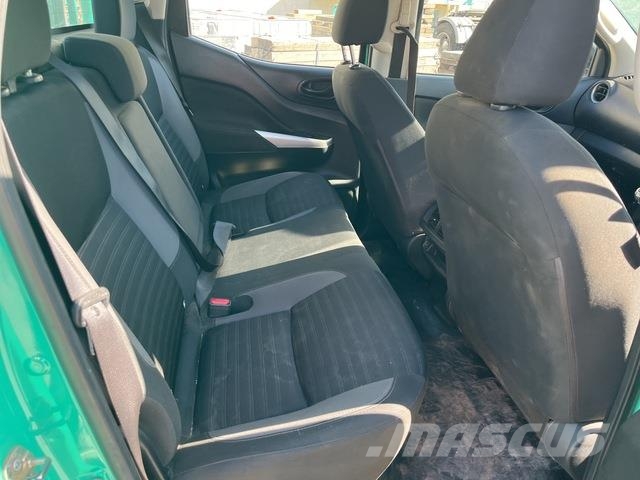 Nissan Navara 皮卡车