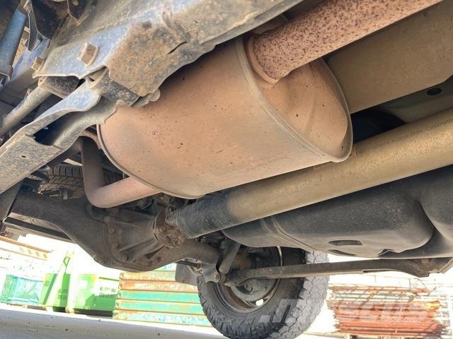 Nissan Navara 皮卡车
