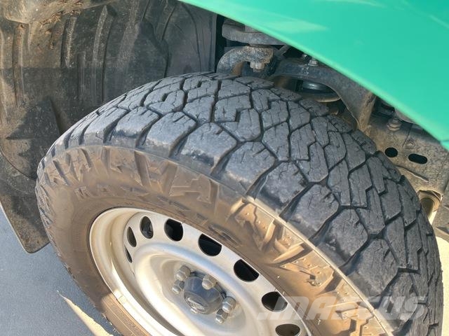 Nissan Navara 皮卡车