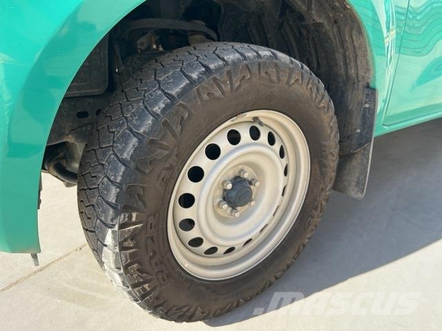 Nissan Navara 皮卡车
