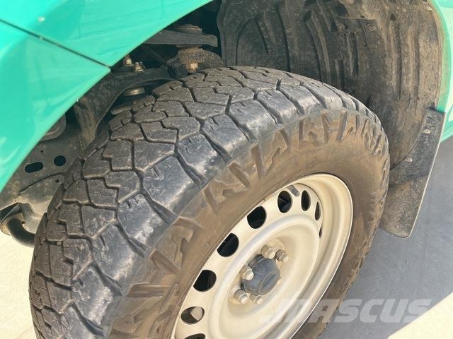 Nissan Navara 皮卡车