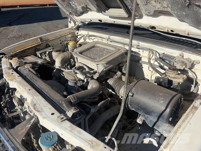 Nissan Navara Caja abierta/laterales abatibles