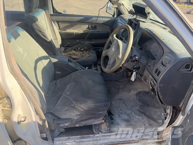 Nissan Navara Caja abierta/laterales abatibles