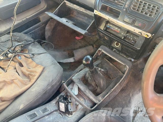 Nissan Navara Caja abierta/laterales abatibles
