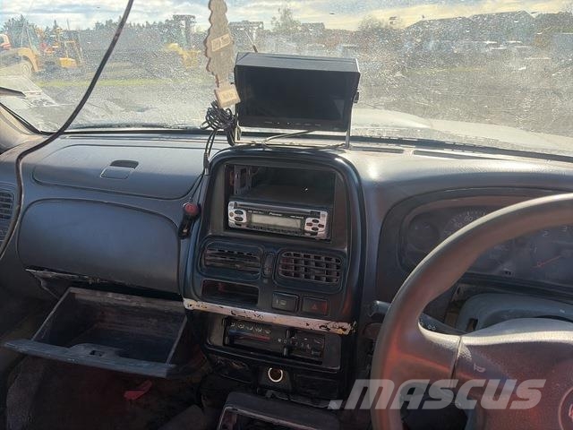 Nissan Navara Caja abierta/laterales abatibles