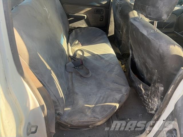 Nissan Navara Caja abierta/laterales abatibles