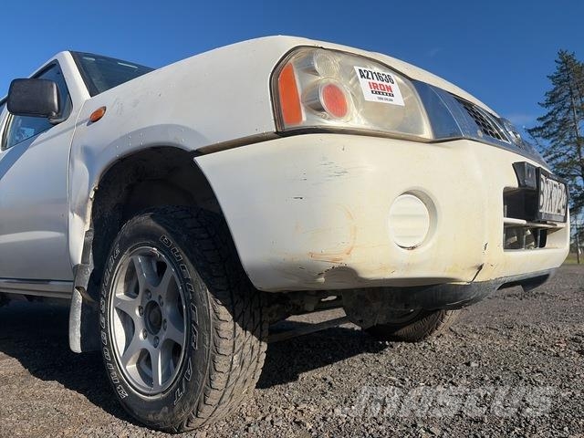 Nissan Navara Caja abierta/laterales abatibles