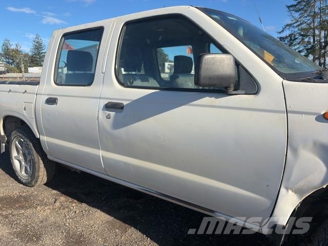 Nissan Navara Caja abierta/laterales abatibles