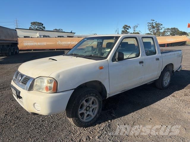 Nissan Navara Caja abierta/laterales abatibles