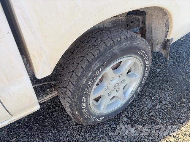 Nissan Navara Caja abierta/laterales abatibles