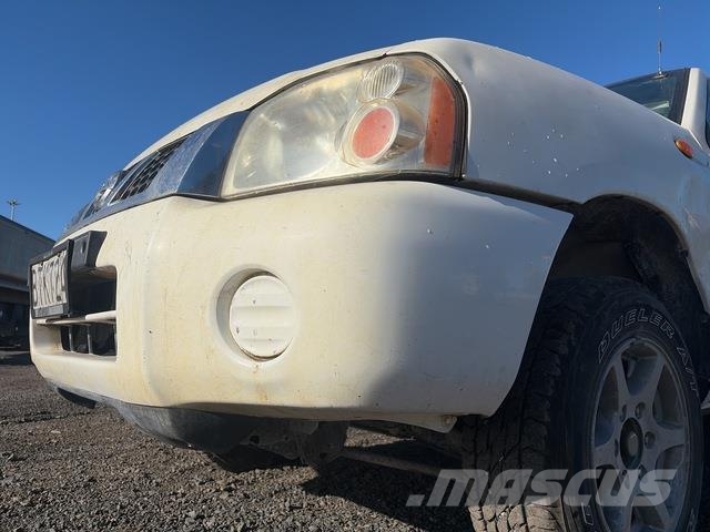 Nissan Navara Caja abierta/laterales abatibles