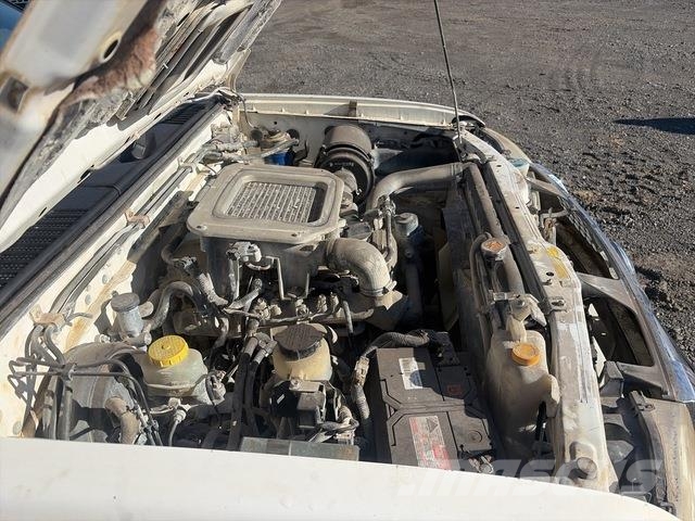 Nissan Navara Caja abierta/laterales abatibles
