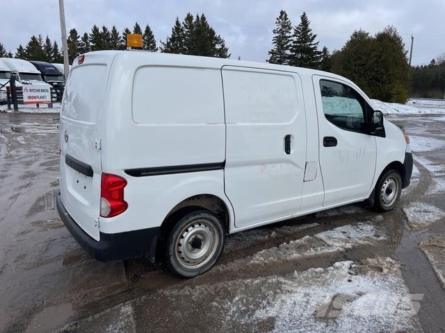 Nissan NV200 패널 화물차