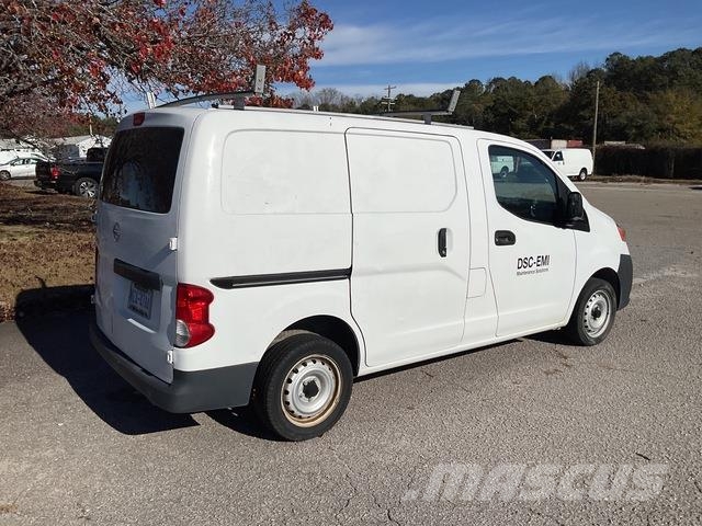 Nissan NV200 패널 화물차