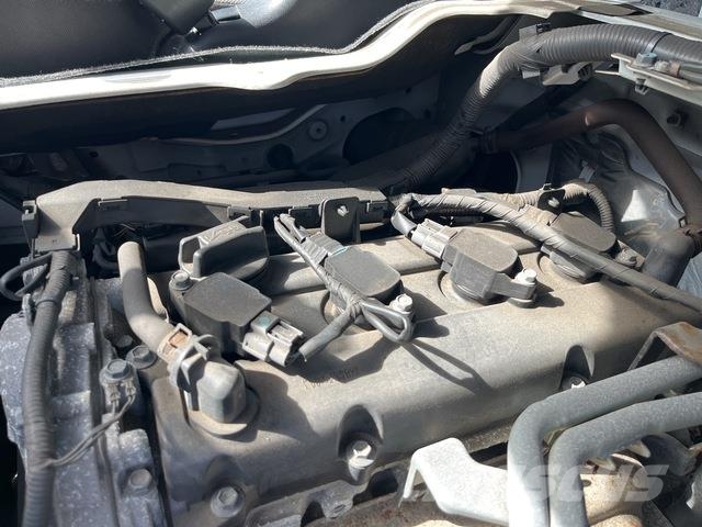 Nissan NV350 Caravan 迷你巴士