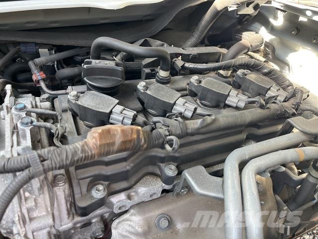 Nissan NV350 Caravan 迷你巴士