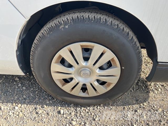Nissan NV350 Caravan 迷你巴士