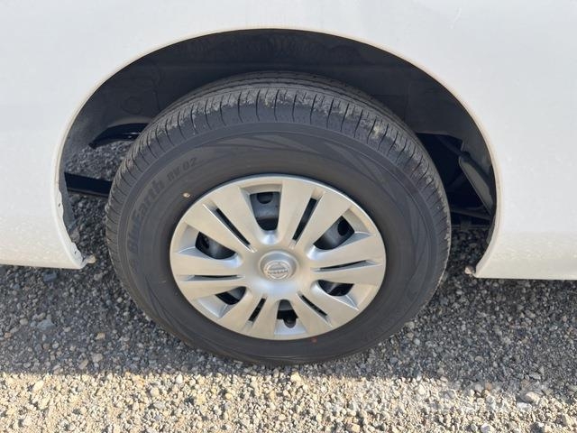 Nissan NV350 Caravan 迷你巴士