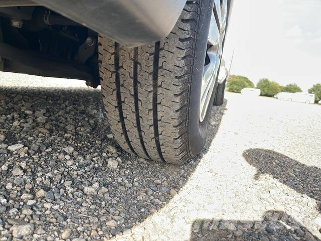 Nissan NV350 Caravan 迷你巴士