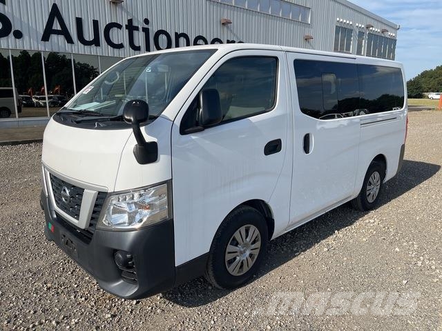 Nissan NV350 Caravan 迷你巴士
