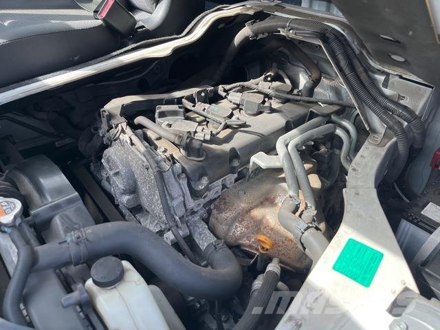 Nissan NV350 Caravan 迷你巴士