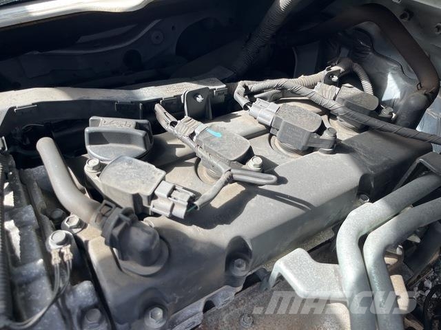 Nissan NV350 Caravan 迷你巴士