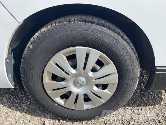 Nissan NV350 Caravan 迷你巴士