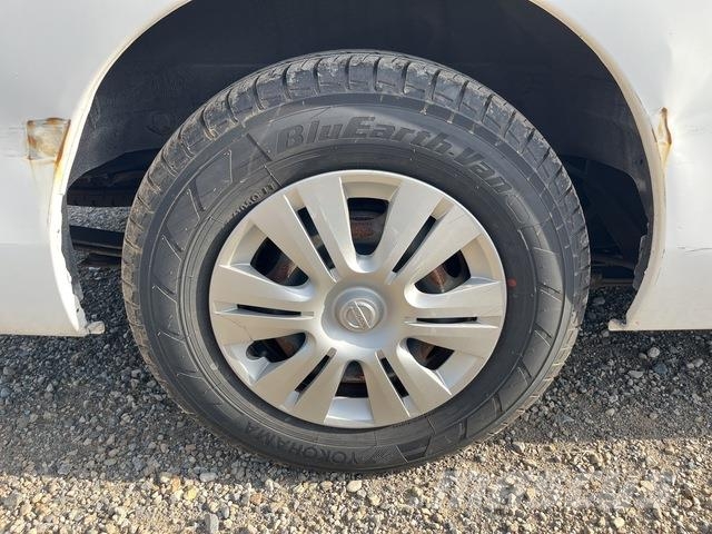 Nissan NV350 Caravan 迷你巴士