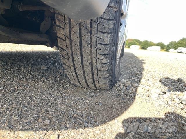 Nissan NV350 Caravan 迷你巴士