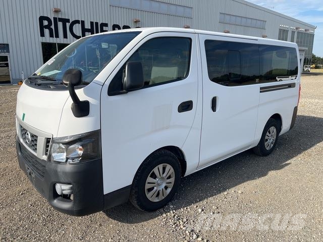 Nissan NV350 Caravan 迷你巴士