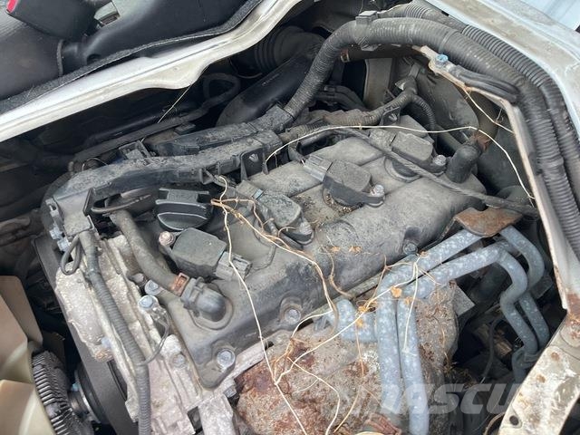 Nissan NV350 Caravan 迷你巴士