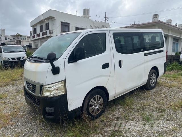 Nissan NV350 Caravan 迷你巴士