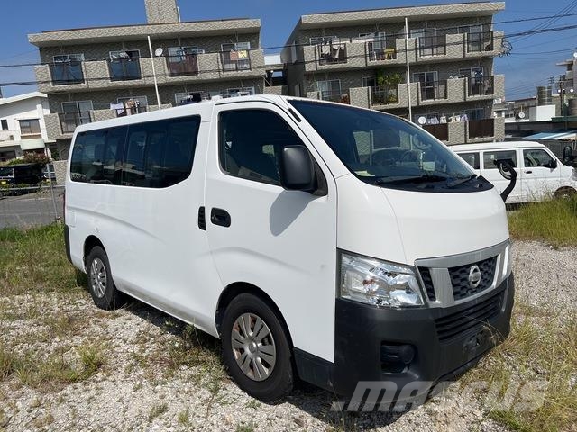 Nissan NV350 Caravan 迷你巴士