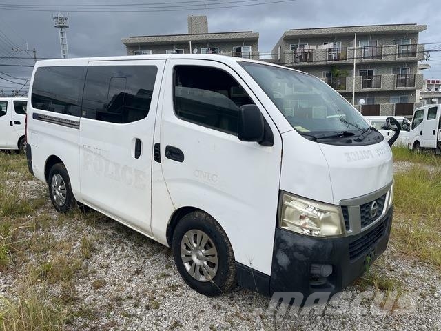 Nissan NV350 Caravan 迷你巴士