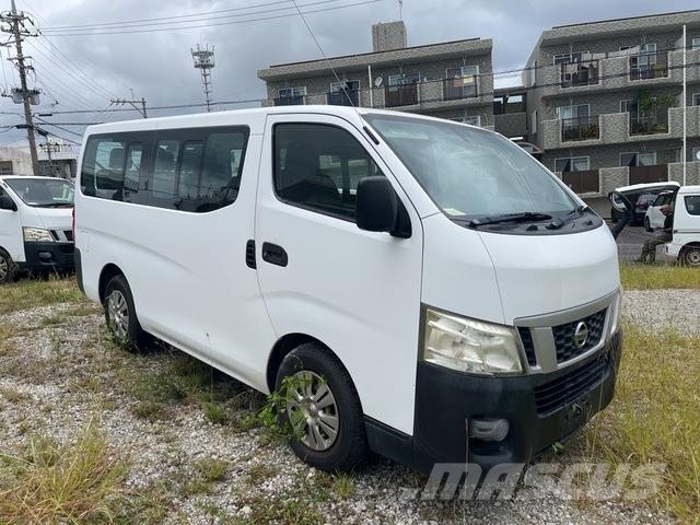 Nissan NV350 Caravan 迷你巴士