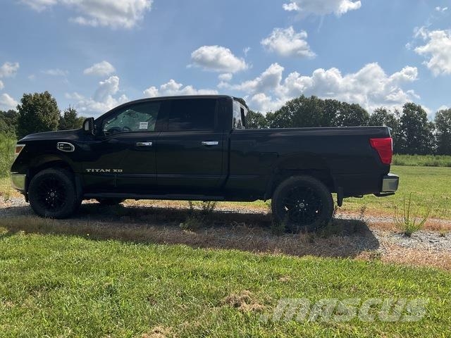 Nissan Titan XD Бортовые фургоны