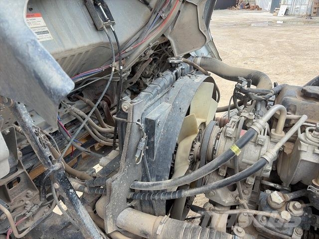 Nissan UD PK242 Грузовики-Самосвалы