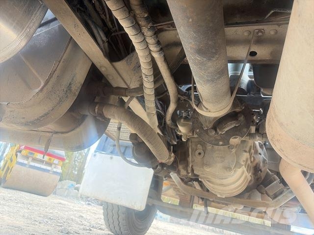 Nissan UD PK242 Грузовики-Самосвалы