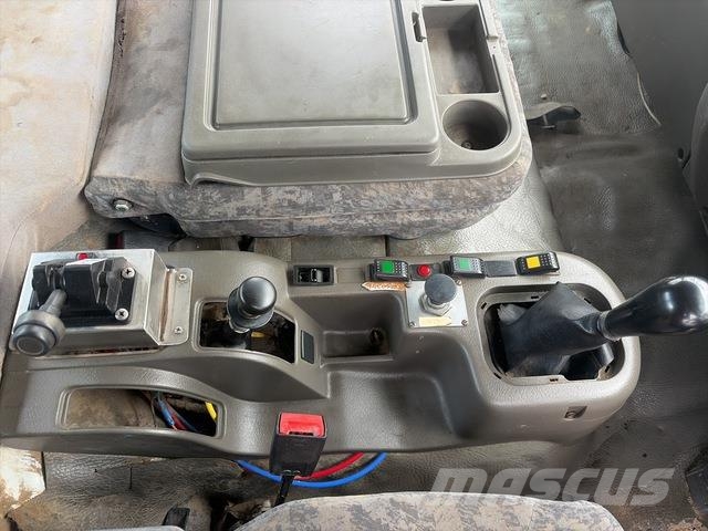 Nissan UD PK242 Грузовики-Самосвалы