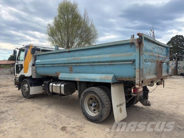 Nissan UD PK242 Грузовики-Самосвалы